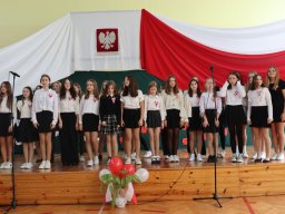 Rok szkolny 2023-2024 - 095 - 105 rocznica odzyskania niepodlegêoÿci